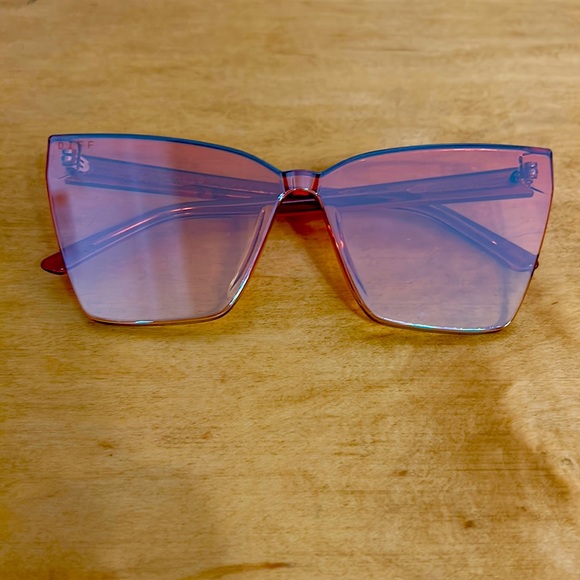 Diff Eyewear Accessories - Like New DIFF Goldie Macarena Pink Crystal Sunset Gradient Flash Sunglas…